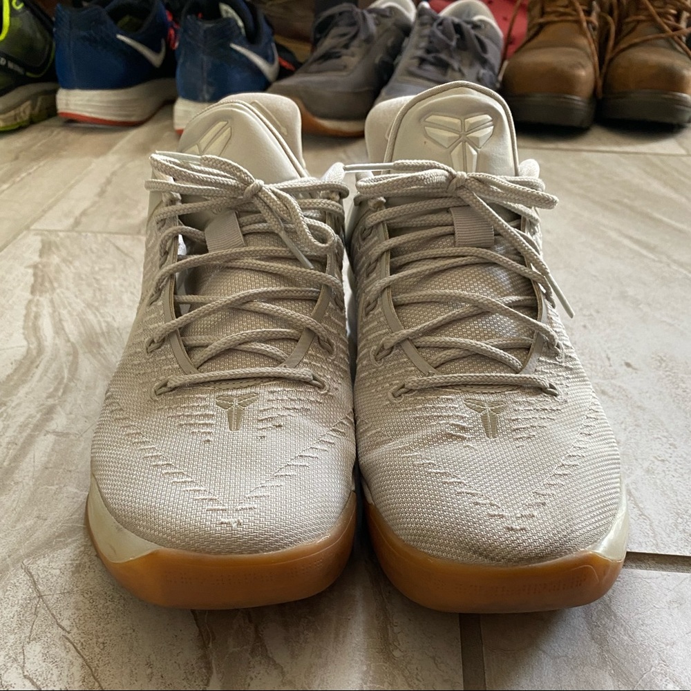 Nike Kobe Ad Light Bone size 9.5